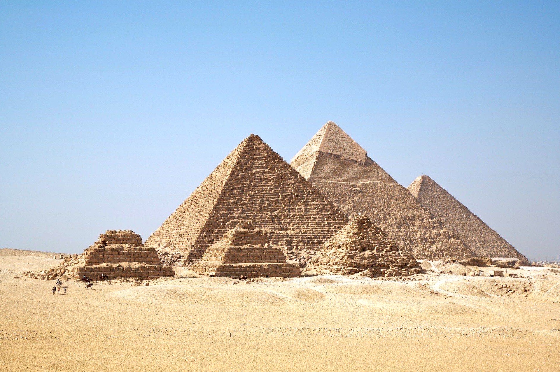 Grand Egyptian Museum atrium and pyramids view